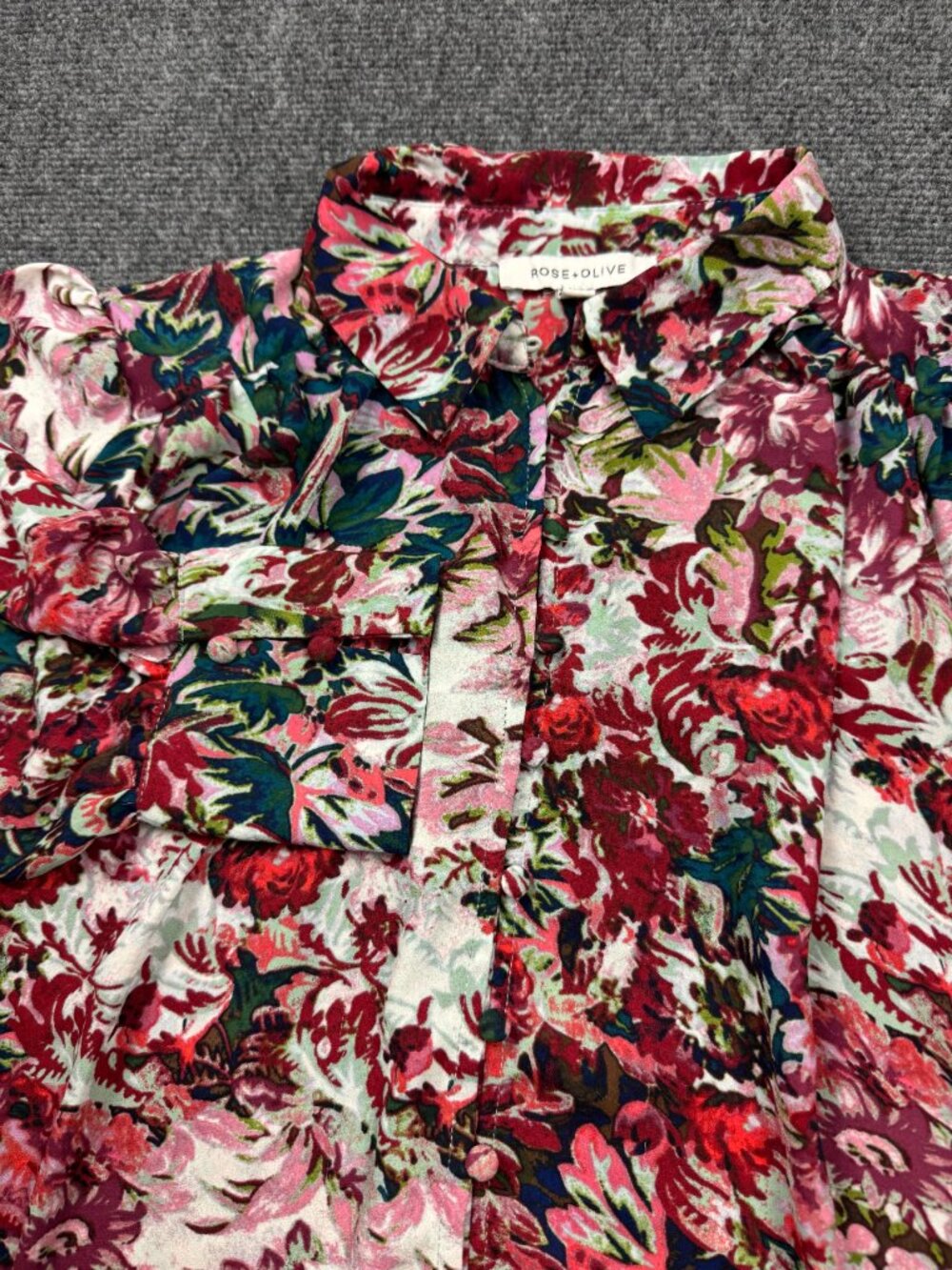 Rose + Olive Long Sleeve Button Down Blouse Vibrant Floral Print Women's Small